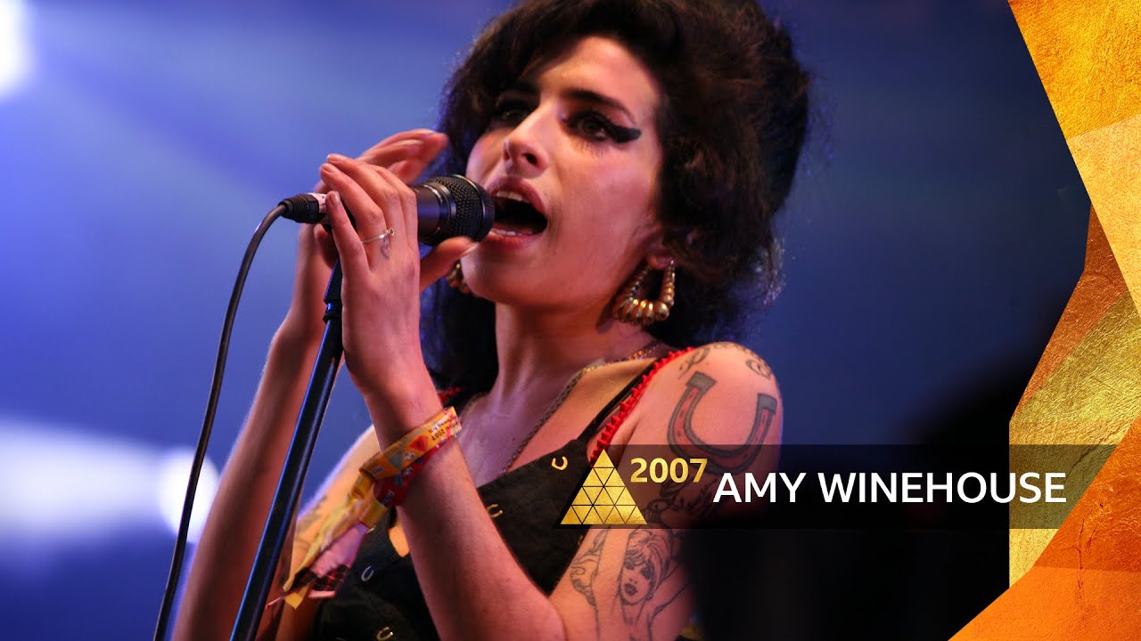 Amy Winehouse - Back To Black (Glastonbury 2007) - YouTube