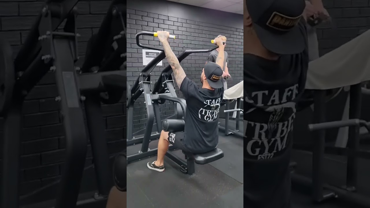 Lat Pulldown Machine (plate loaded)