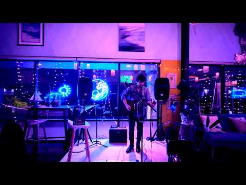 Winn Alexander - I've Just Seen A Face (Beatles Cover) Live At The Karuna Kava Bar