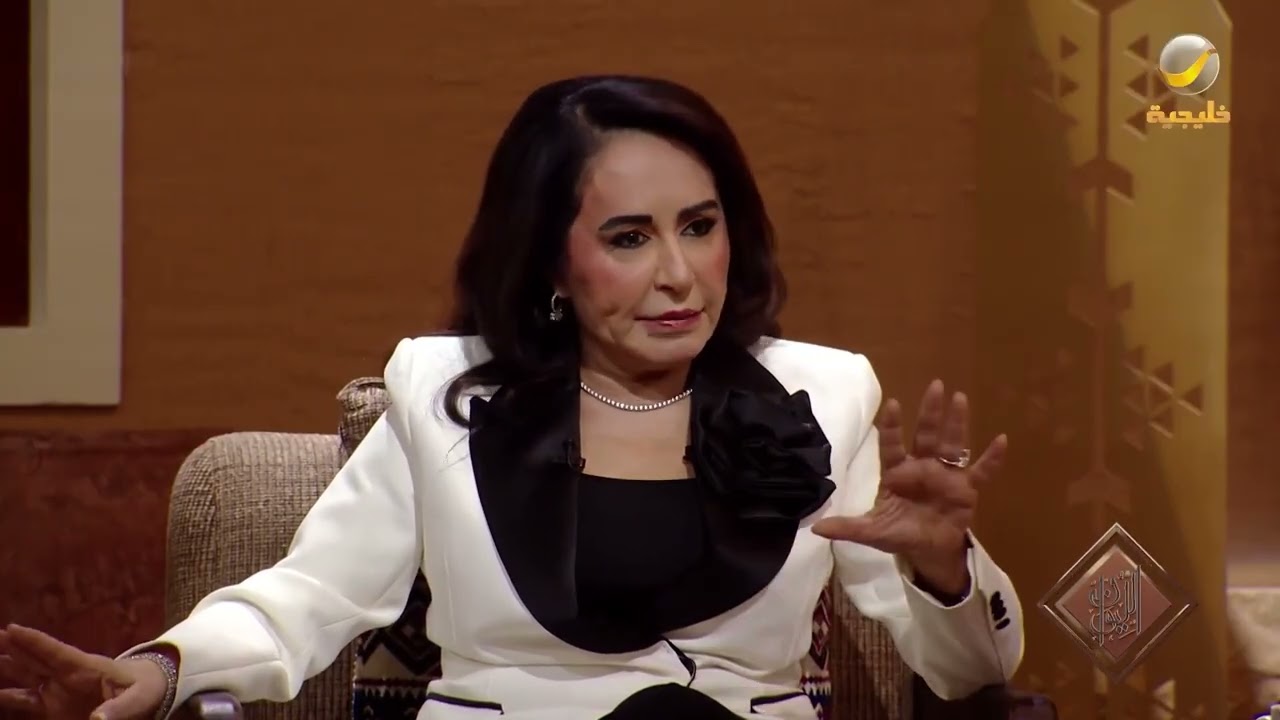 دعد شرعب تروي تفاصيل أول لقاء لها مع معمر القذافي، وقصة توقيعها أول عقد مع نظ?