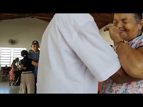 Chico Cearense e Cachorrão animando o forró dos idosos em Valença do Piauí dia 31/05/20/26