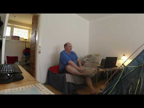 MongoTV_6236 - Kigger På Flyttekasser i Forstue Stået 7 År - Del 69 - Smider Bålsted UD