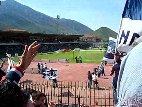 Festa Promozione Cavese 2006 La Curva Sud ... Il quintetto della curva!!
