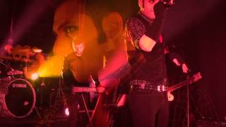 Ladyboi &quot;Sun Goes Round&quot; LIVE