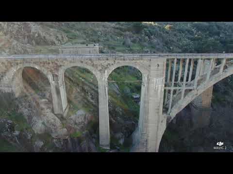 Vías del tren abandonada plasencia por debajo del antiguo basurero