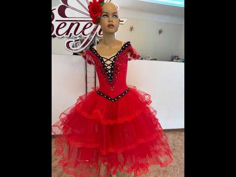 Spanish costume P 0356 - video 2