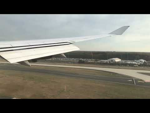 Lufthansa Boeing 747-400 landing at Frankfurt Airport