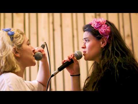 Overcoats - Leave The Light On (Buzzsession)