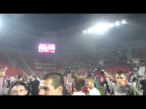 Oslava fanoušků, konec zápasu 2/2 .. SK Slavia Praha - HNK Hajduk Split (1:0) 2:0