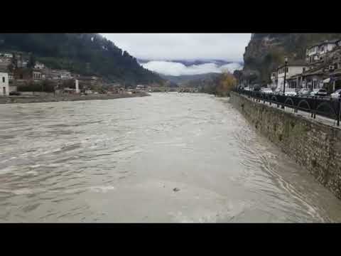 #Berat, Osumi del nga shtrati, përmbyt tokat e fshatrave