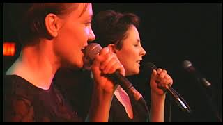 Hedningarna: Täss&#39;on nainen (Live 4/4/1999, Nordic Roots Festival)