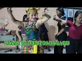 SARAS NAOMI DI SERBU PARA GADIS