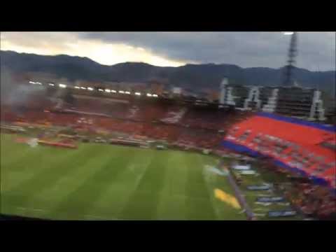 "La hinchada mas linda del MUNDO!!! (Salida Monumental II)" Barra: Rexixtenxia Norte • Club: Independiente Medellín