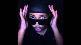 Lola Monroe GOLDIE..