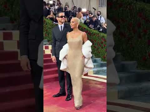 Kim Kardashian🔥🔥 and Pete Davidson at metgala 2022 #kardashians #shorts
