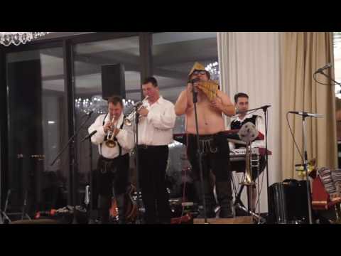 Ansambel Okrogli Muzikanti /  Die Runden Oberkrainer