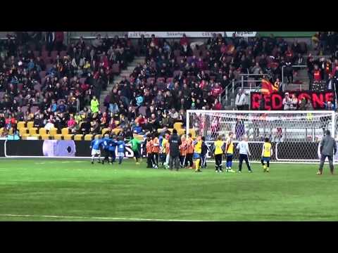 FCN CUP 2015 U11 vinder Farum BK1 hilser på RED ZONE