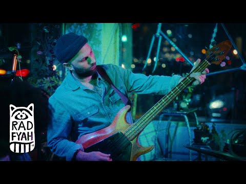 Sababa 5 - Lizarb - Rad Fyah Studio (on the road) Live Session