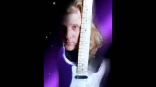 Top 10 Greatest Guitar Solos of Eric Mantel
