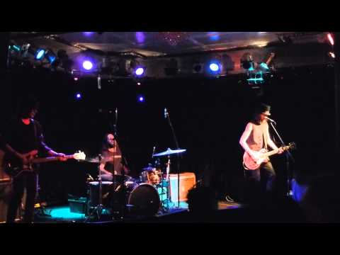 Hellhounds - Hang On - The Espy front bar - April 2014