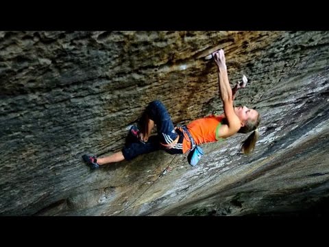 Sasha DiGiulian climbs grade 9a (5.14d)