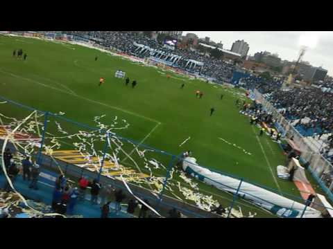 "Recibimiento De Atlético Tucuman" Barra: La Inimitable &bull; Club: Atlético Tucumán