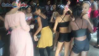 Colegiala Latina Hermosa Video