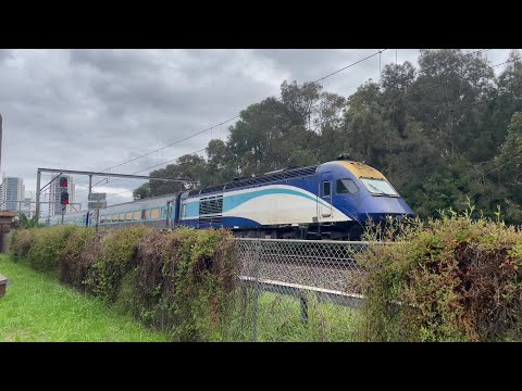 NSW TrainLink Xplorer & XPT Crossing Parramatta River, John Whitton Bridge