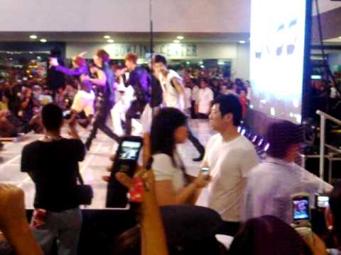 U-KISS IN THE PHILIPPINES MALL TOUR AT SM MEGAMALL (FANCAM) 4/11