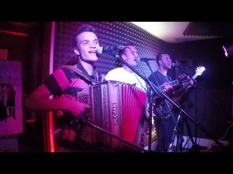 MLADI BELOKRANJCI - Deklica (Ansambel Ajda cover)