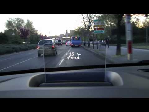 Citroën DS5. Información proyectada en una lámina de plástico. Head up Display