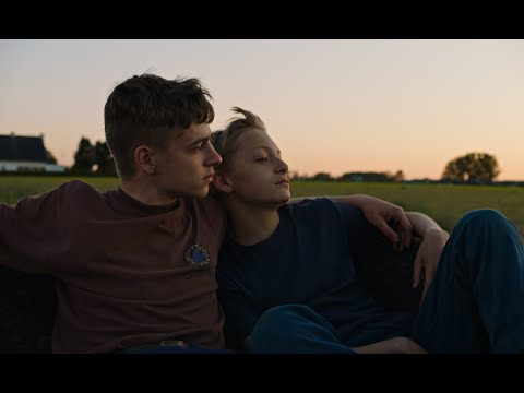 Close – Trailer español