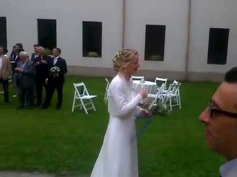 Matrimonio Eleonora Molteni e Luciano Galasso - lancio del bouquet