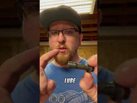 Part 2: Installing pistons and rods in the block