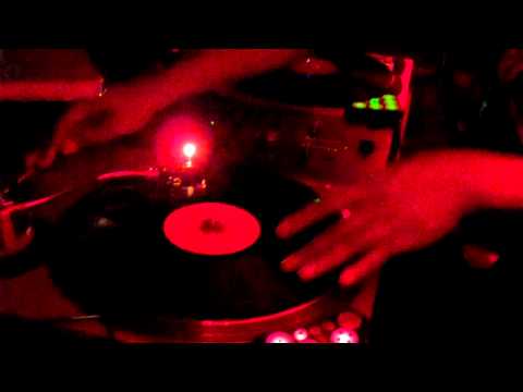 DJ Risk One @ MASSIVE (Leigh Feldman)