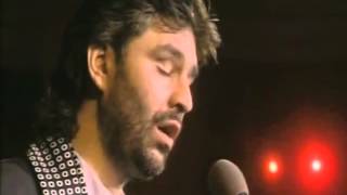 Andrea Bocelli  Voglio Restare Cosi  Live on stage
