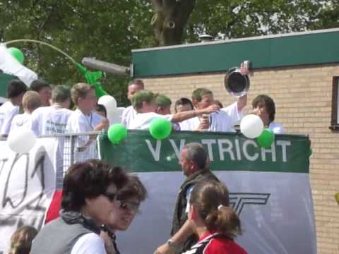 Tricht D1 op de platte kar.