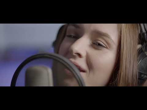 Alžběta Kolečkářová - Hey girl (titulní píseň filmu Za vším hledej ženu) - (Official videoclip)