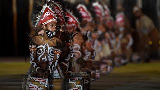 Download lagu Pertunjukan Budaya Dalam Tarian dan Nyanyian yang Indah dan Spektakuler di Pembukaan PON XX Papua. mp3