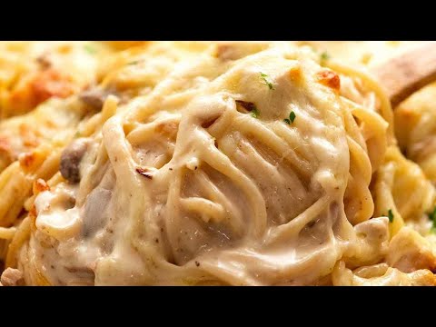 Chicken Tetrazzini (Italian creamy chicken mushroom pasta bake)
