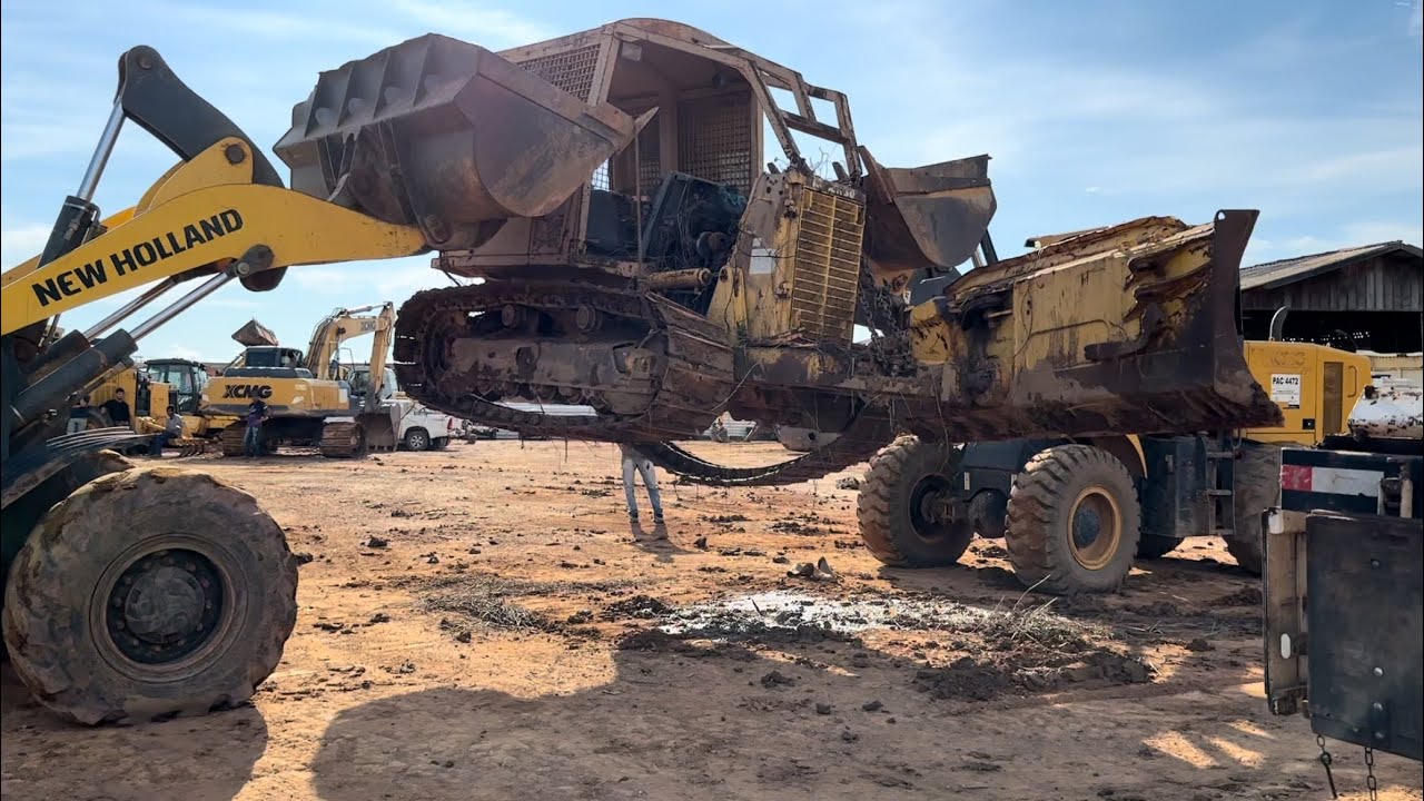 TRATOR DE ESTEIRA KOMATSU D41E‼️ EMBARQUE NA CARRETA. #trabalho  #newholland #operator