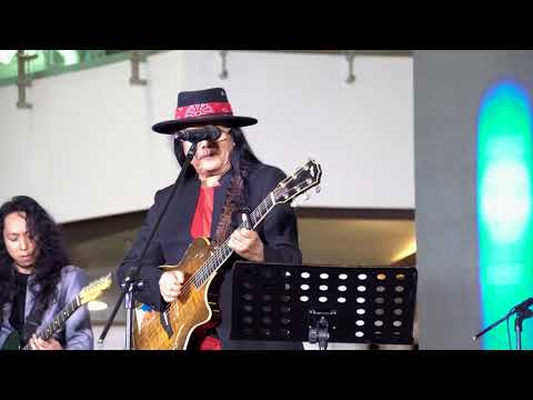 Freddie Aguilar with Watawat Band