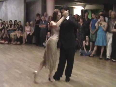  Jennifer Bratt  and  Ney Melo  are  dancing  to  the  tango  "  Nido Gaucho  "