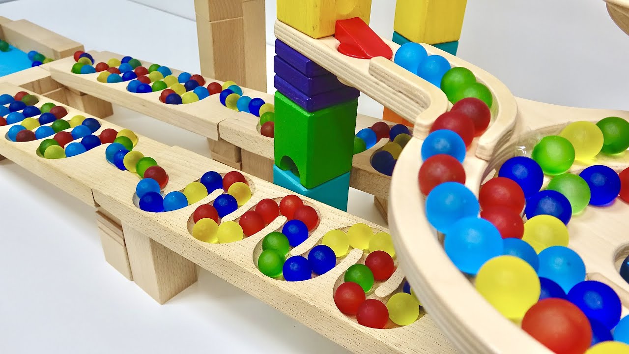 マーブルラン☆ クアドリラ スパイラルレール ＆ HABA・小さな大工さん木製スロープ♪５色のビー玉