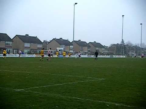 Openingstreffer Kampioenswedstrijd Zwaluwe 3