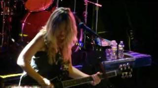 THE DONNAS &quot;STRUTTER&quot;@THE PARADISE - BOSTON, MA 3-25-10