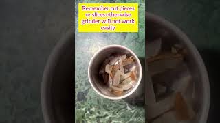 How to grate coconut easily and quick #kitchenhacks #kitchentips #dailyhacks #shorts #youtubeshorts