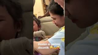 Download lagu kasian aurel nangis disuntik #disuntik#divaksin#anaknangis#videolucu#anaklucu#anakgendut# mp3