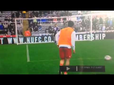 Suarez spins shot in warm up