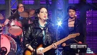 [HD] Luscious Jackson - &quot;Show Us What You Got&quot; 11/18/13 David Letterman